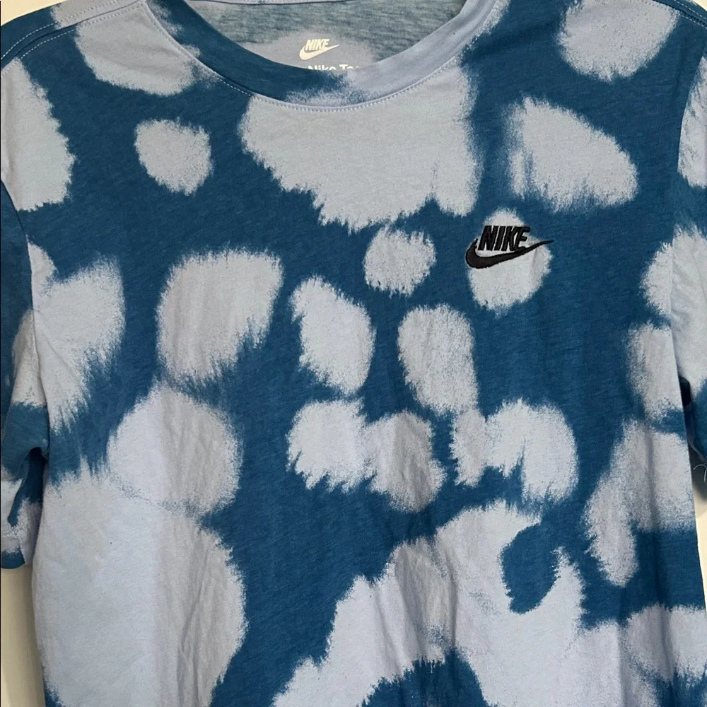 Nike Blue and White Tie-Dye T-Shirt sz: m